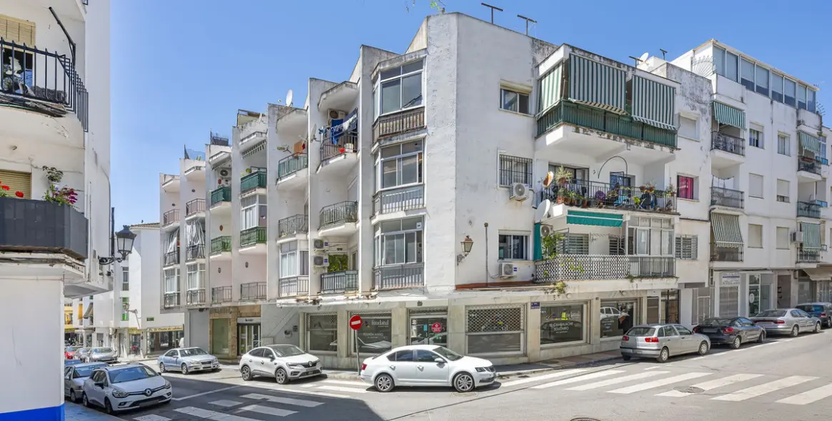 Sale of penthouse in San Pedro de Alcántara 35