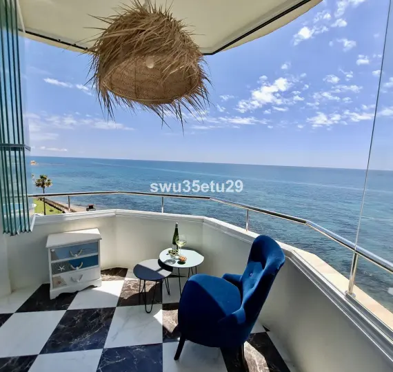 Sale of middle floor apartment in Calahonda