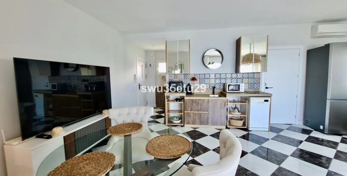 Sale of middle floor apartment in Calahonda 9