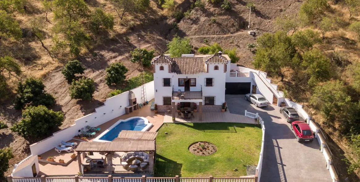 Sale of bed & breakfast in Iznate 2