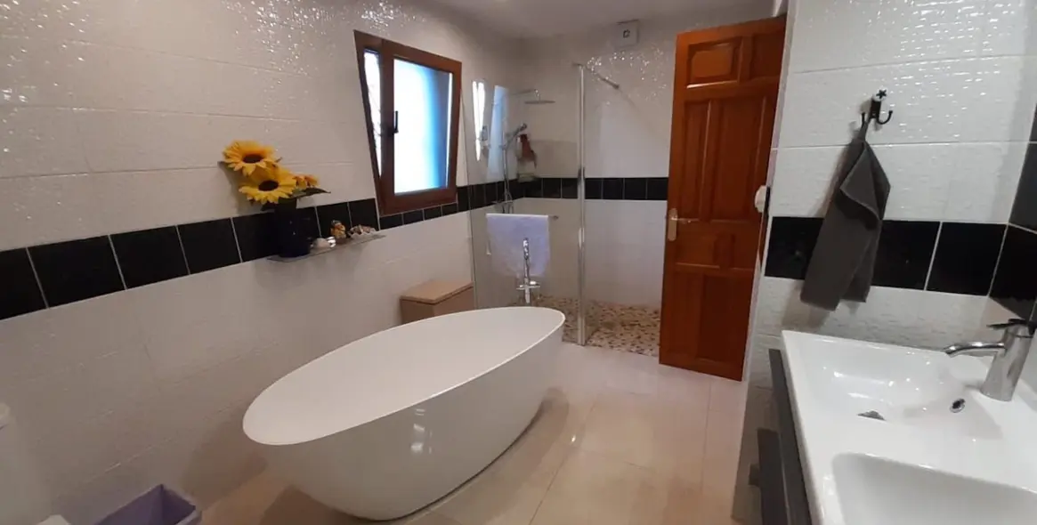 Sale of bed & breakfast in Iznate 14