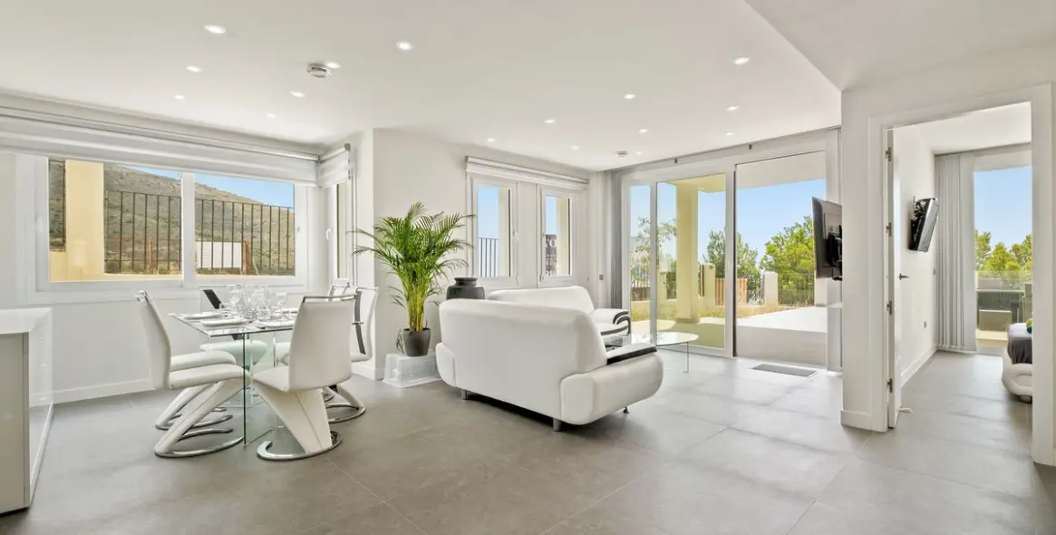 Продажа апартаментов на первом этаже в Benalmadena Costa 1