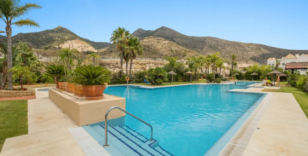 Продажа апартаментов на первом этаже в Benalmadena Costa 2