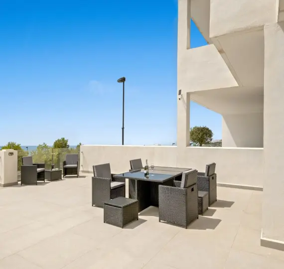 Продажа апартаментов на первом этаже в Benalmadena Costa