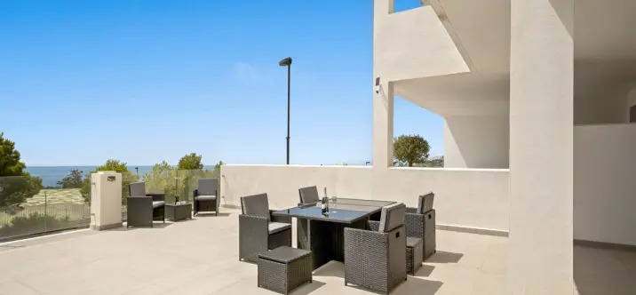 Продажа апартаментов на первом этаже в Benalmadena Costa 2