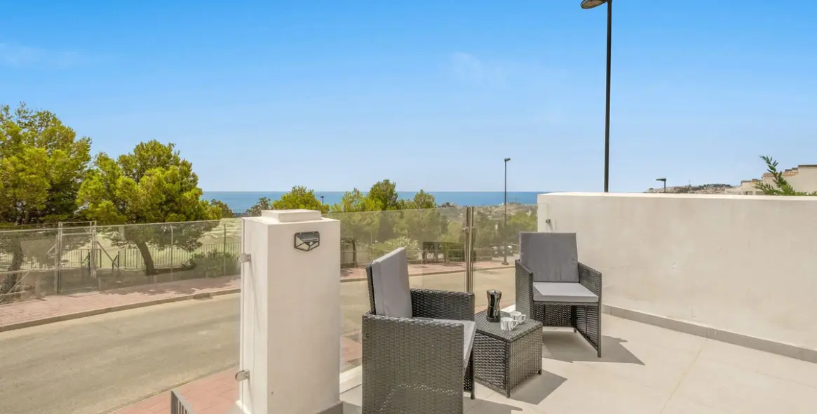 Продажа апартаментов на первом этаже в Benalmadena Costa 4