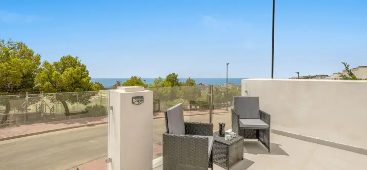 Продажа апартаментов на первом этаже в Benalmadena Costa 3