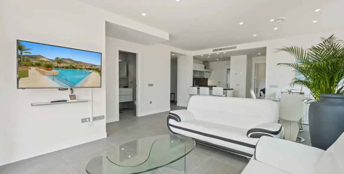 Продажа апартаментов на первом этаже в Benalmadena Costa 10