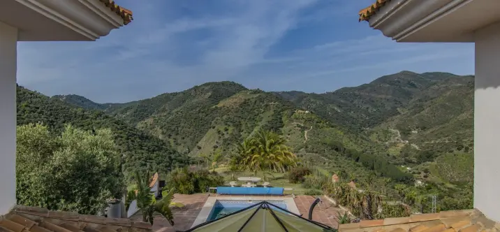 Sale of detached villa in Monda 1