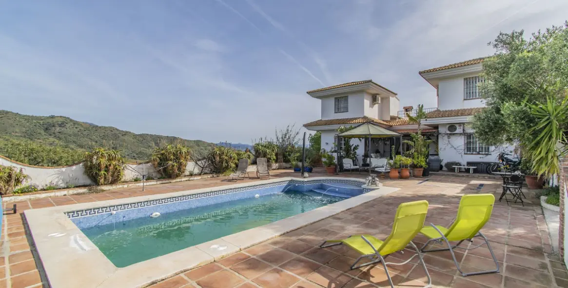 Sale of detached villa in Monda 6