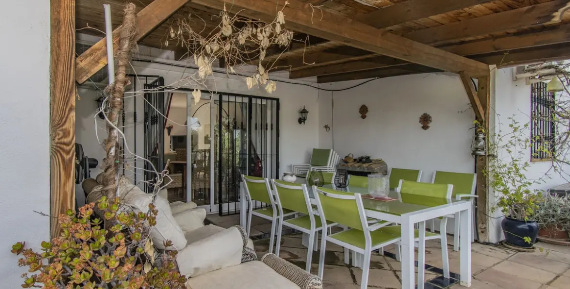 Sale of detached villa in Monda 7