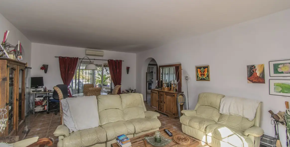 Sale of detached villa in Monda 9