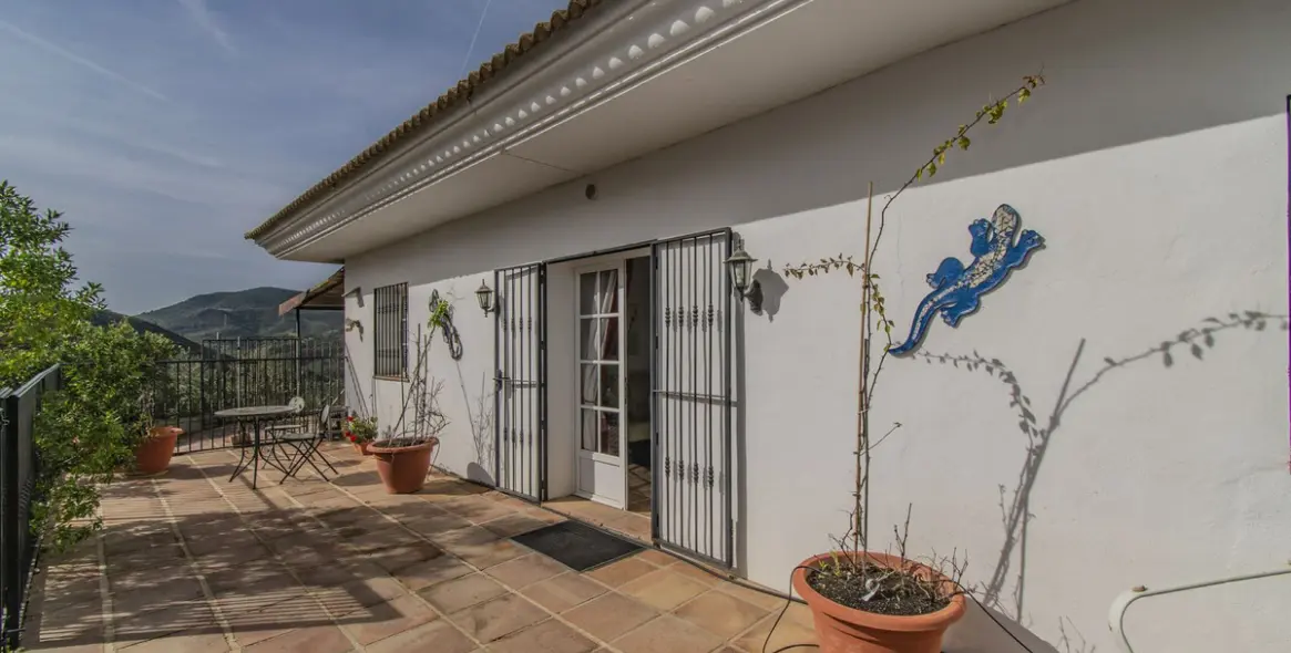 Sale of detached villa in Monda 29