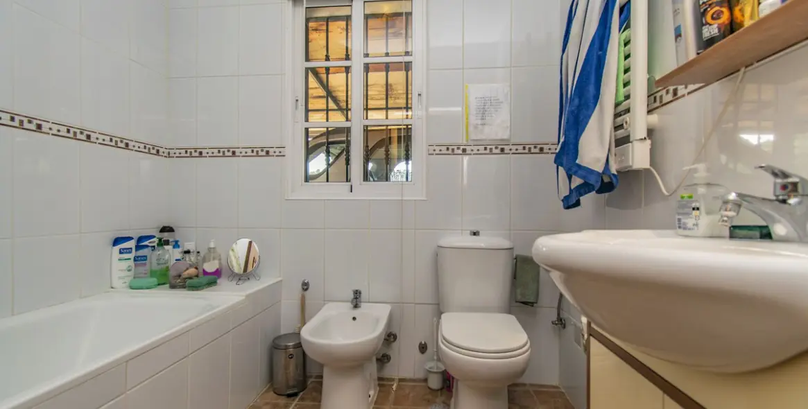 Sale of detached villa in Monda 30