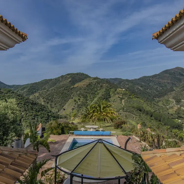 Sale of detached villa in Monda