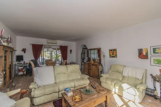 Image 9 thumb