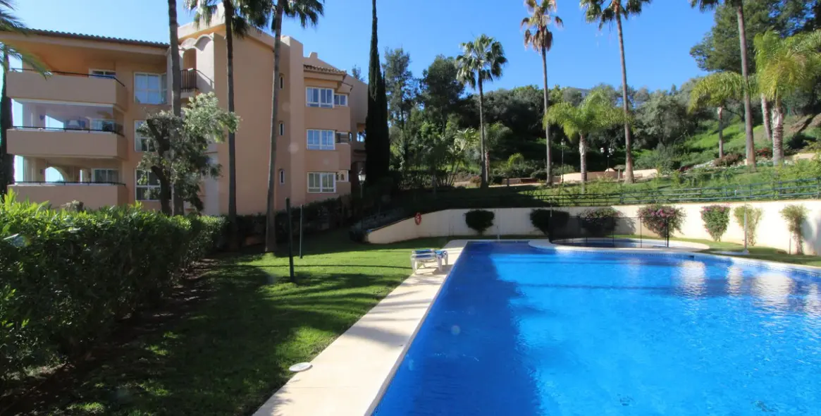 Продажа апартаментов на среднем этаже в Elviria 1