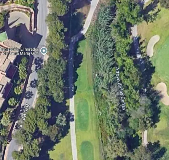 Sale of middle floor apartment in Elviria