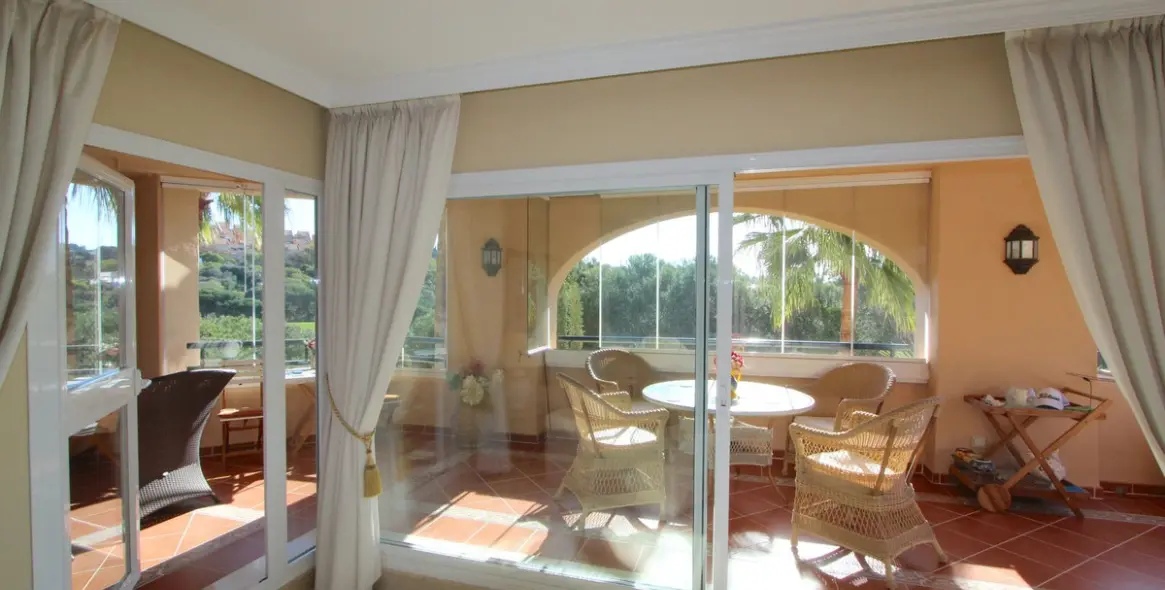 Продажа апартаментов на среднем этаже в Elviria 7