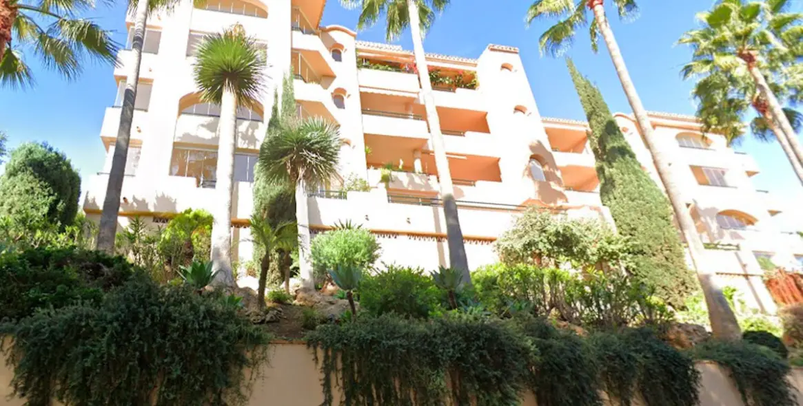 Продажа апартаментов на среднем этаже в Elviria 13