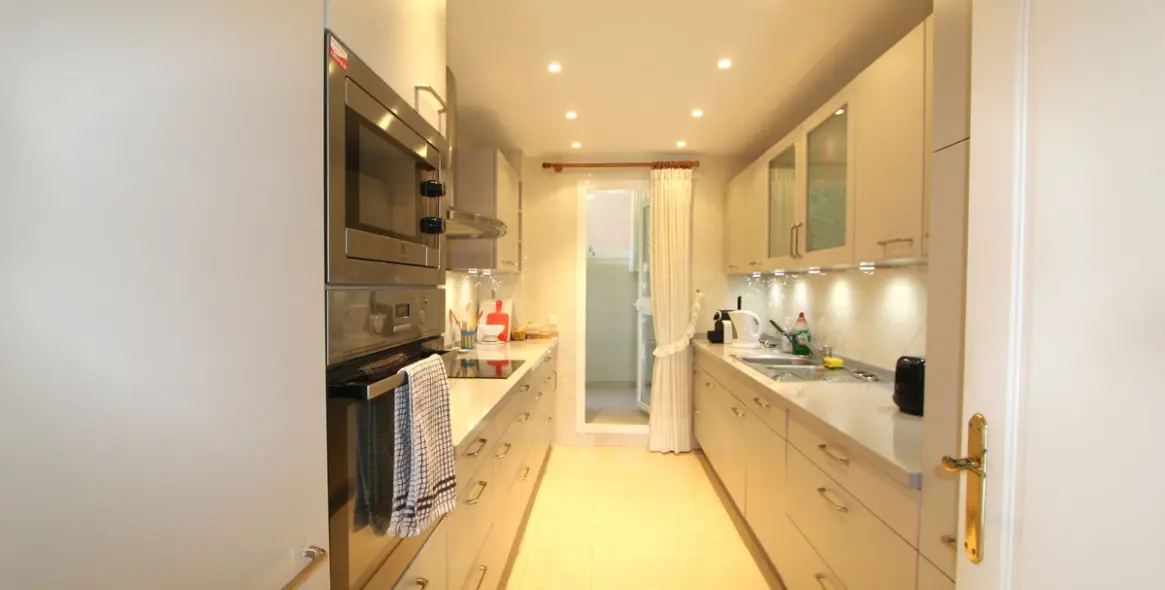 Продажа апартаментов на среднем этаже в Elviria 15