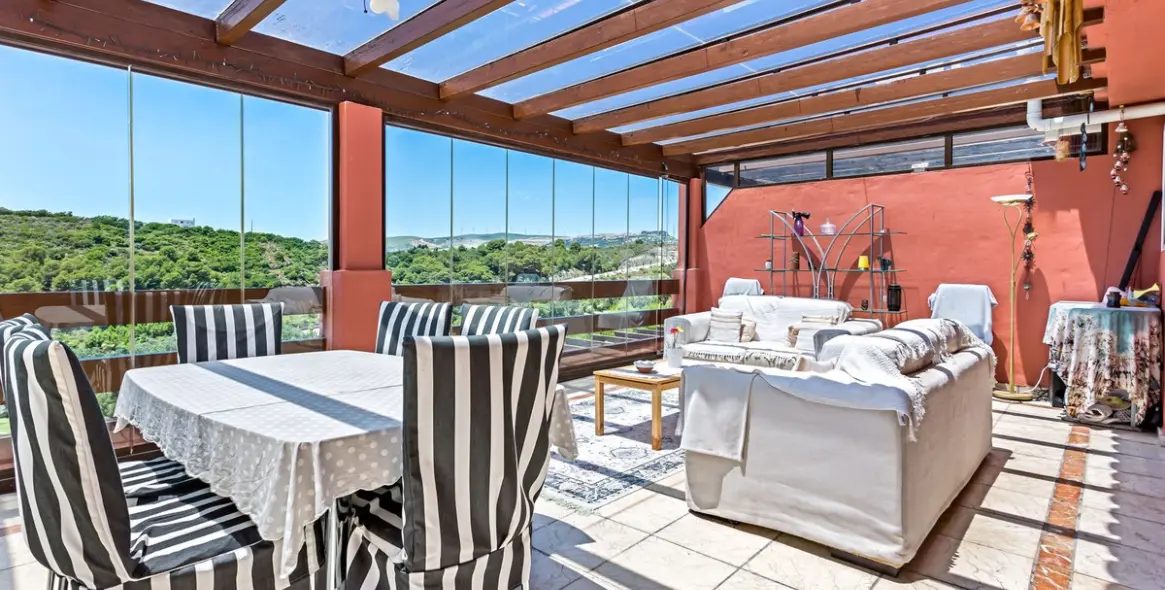 Sale of penthouse in Casares Playa 2