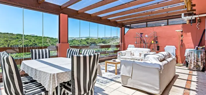 Sale of penthouse in Casares Playa 1