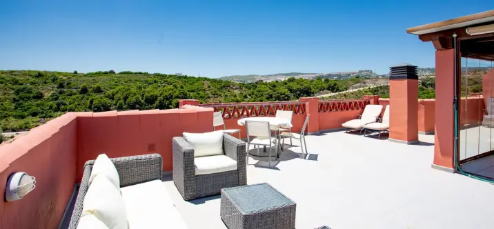 Sale of penthouse in Casares Playa 2