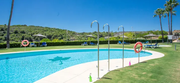 Sale of penthouse in Casares Playa 3