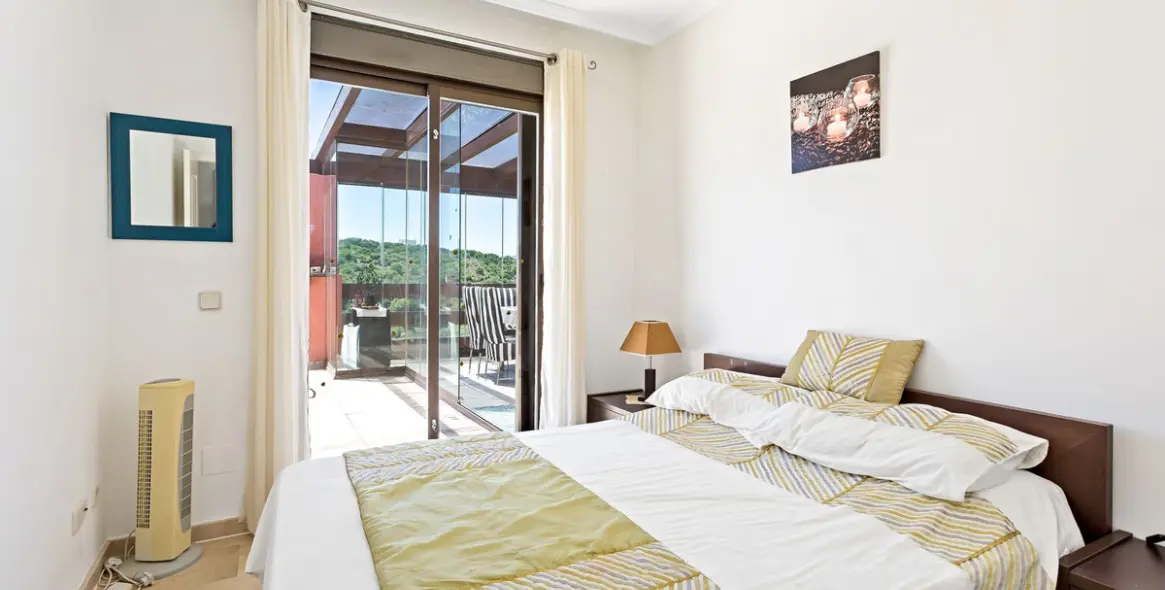 Sale of penthouse in Casares Playa 7