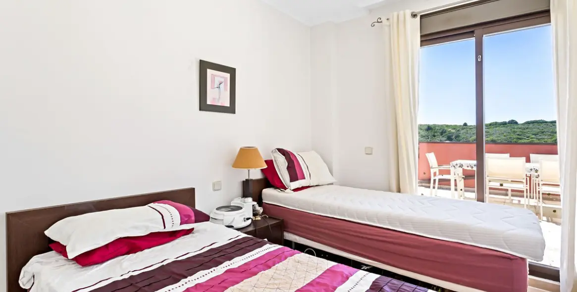 Sale of penthouse in Casares Playa 9