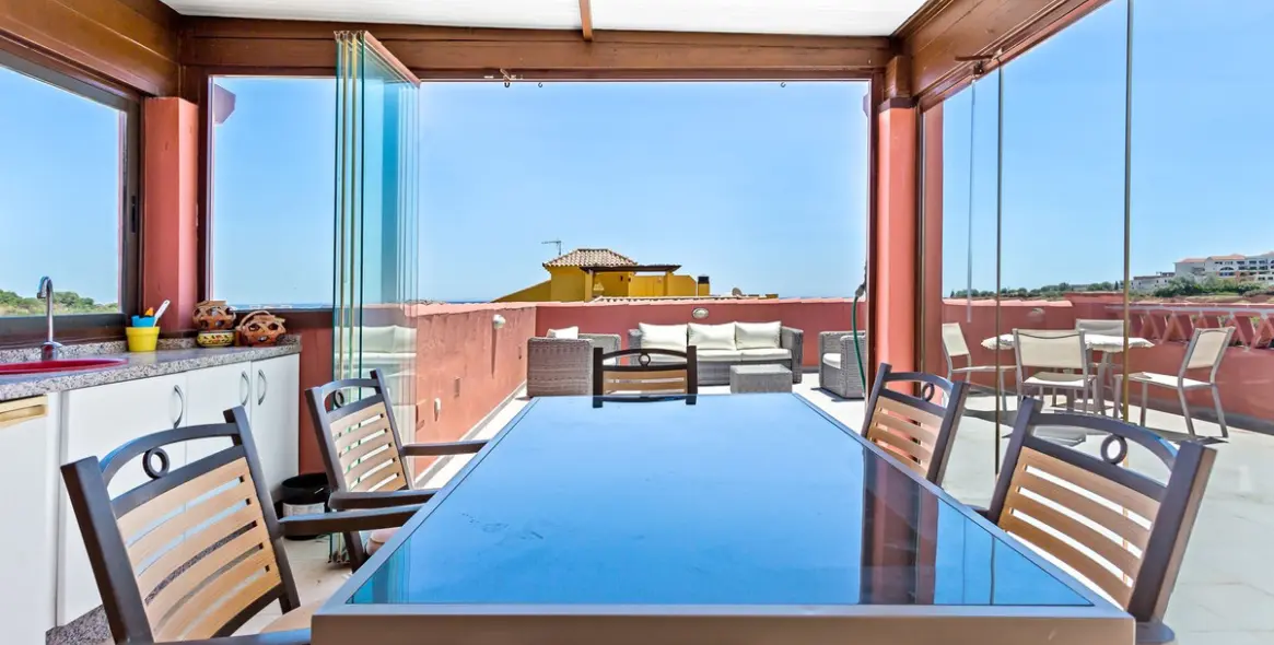 Sale of penthouse in Casares Playa 13