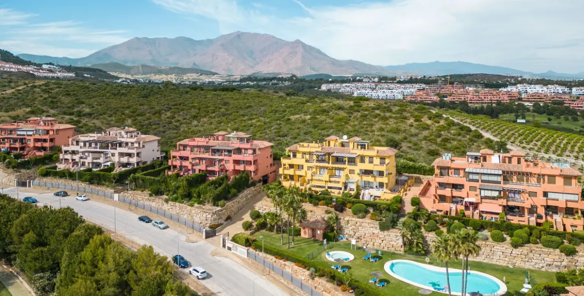 Sale of penthouse in Casares Playa 38