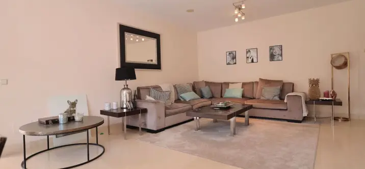 Sale of middle floor apartment in Benahavís 3