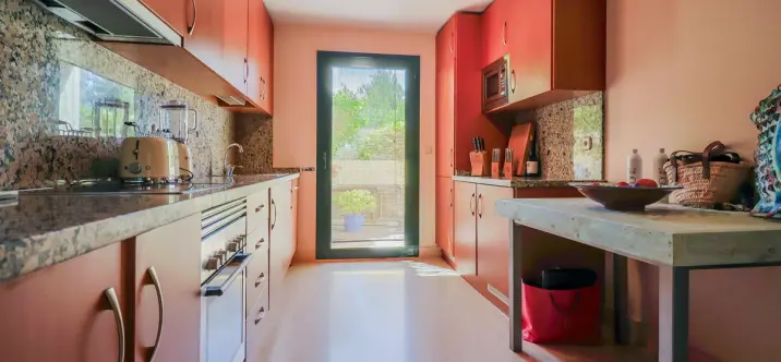 Sale of middle floor apartment in Benahavís 4