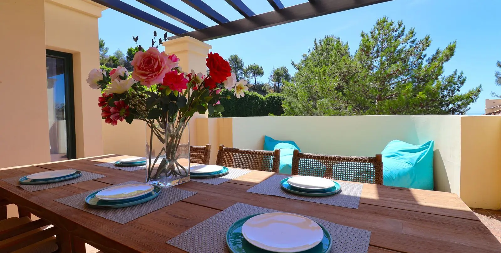 Venta de apartamento en planta media en Benahavís 3