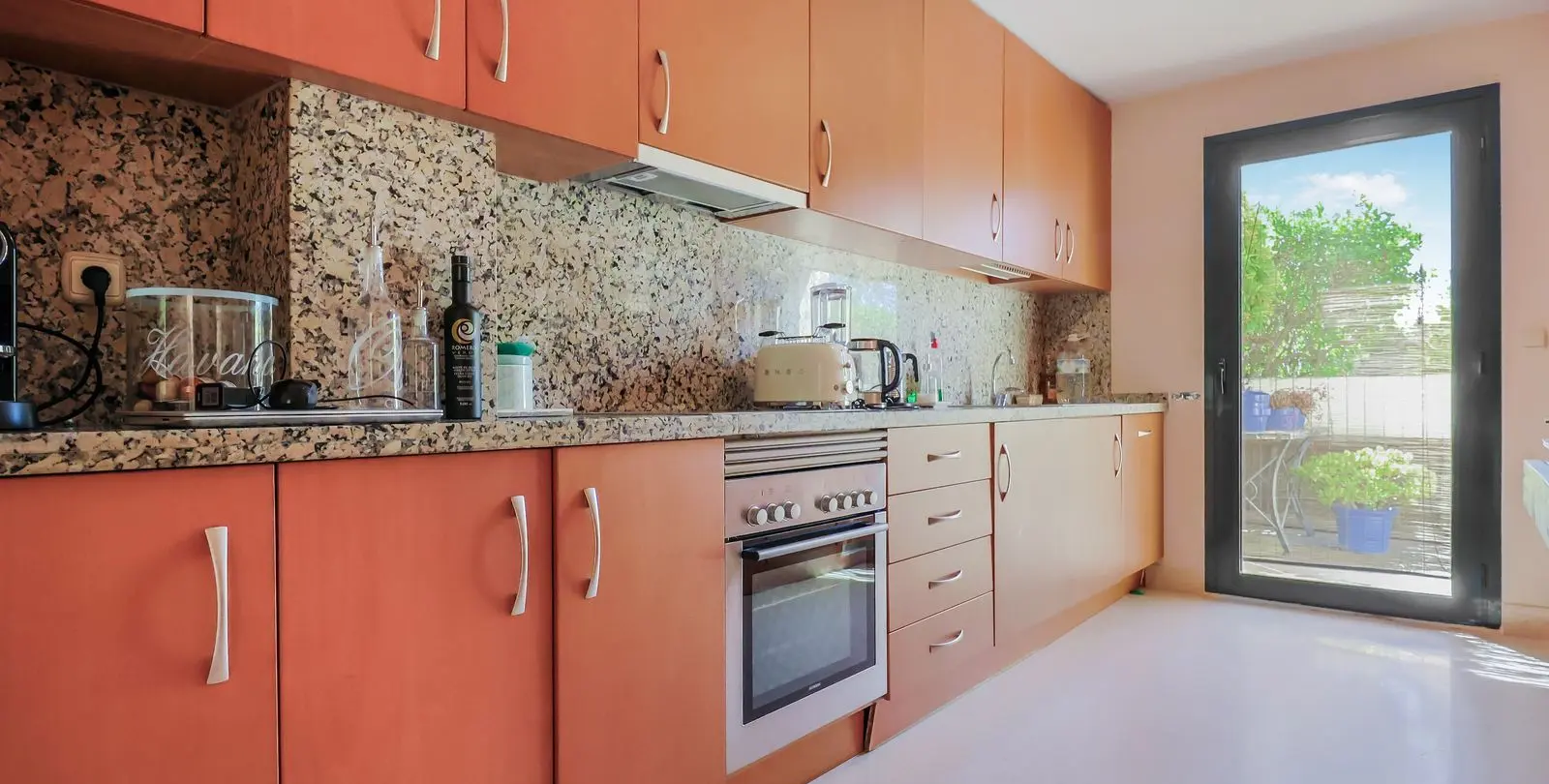 Venta de apartamento en planta media en Benahavís 6