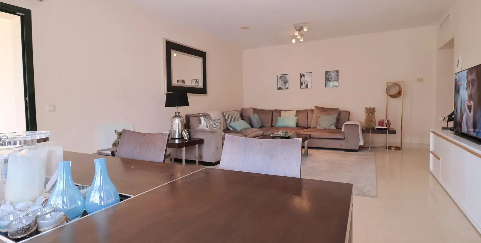 Venta de apartamento en planta media en Benahavís 12