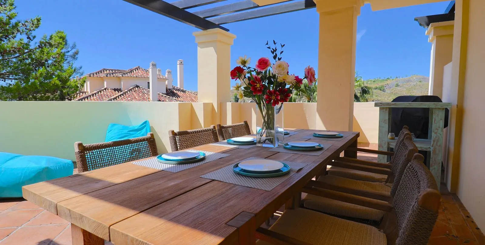 Venta de apartamento en planta media en Benahavís 18
