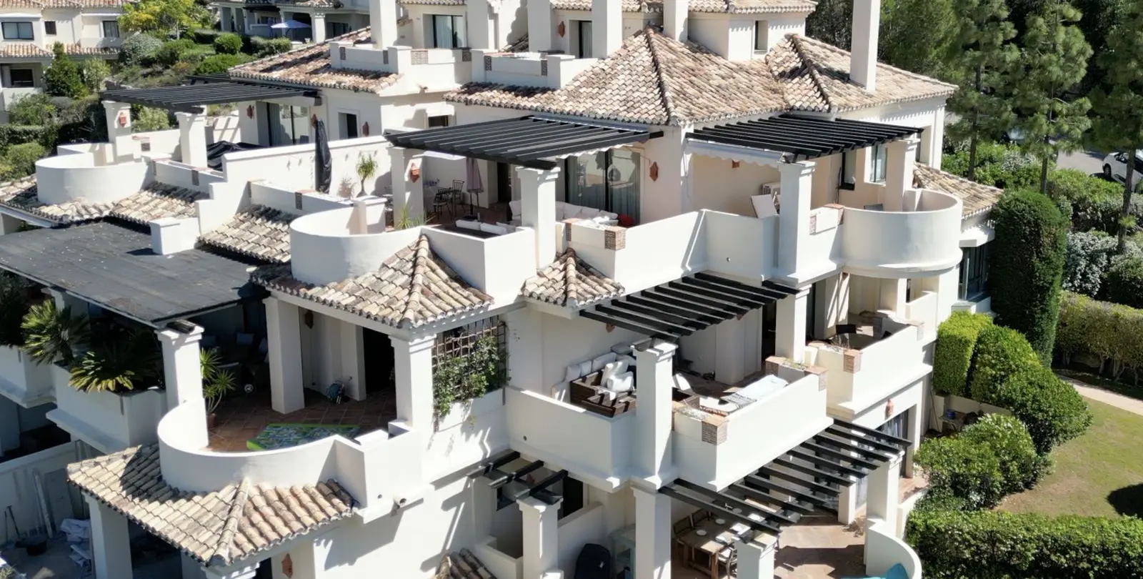 Venta de apartamento en planta media en Benahavís 22