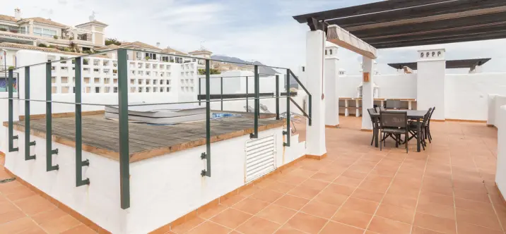 Sale of penthouse in Doña Julia 4