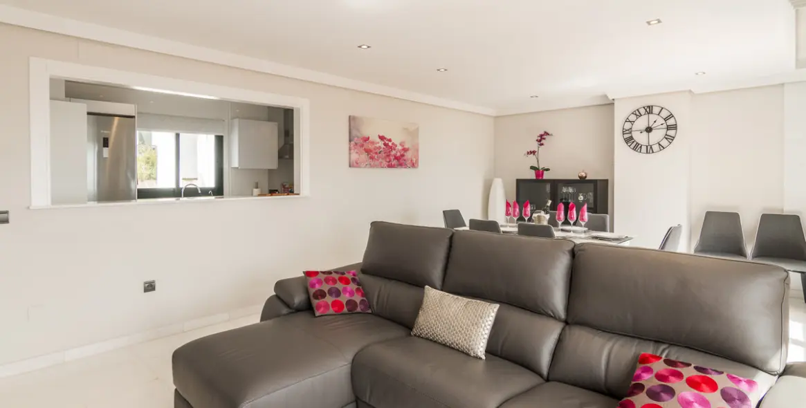 Sale of penthouse in Doña Julia 11