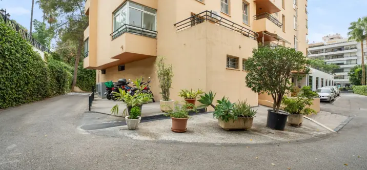 Продажа апартаментов на среднем этаже в Marbella 2