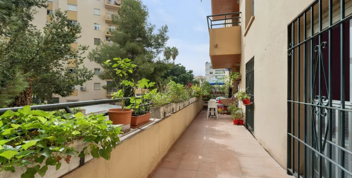 Продажа апартаментов на среднем этаже в Marbella 24