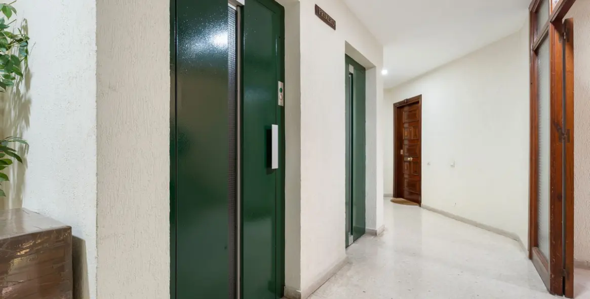 Продажа апартаментов на среднем этаже в Marbella 25