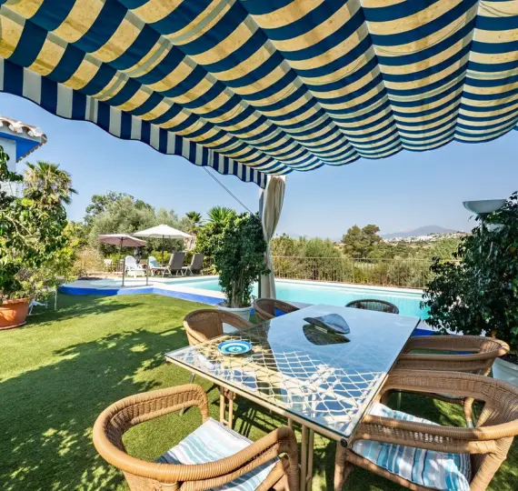 Sale of finca - cortijo in Coín