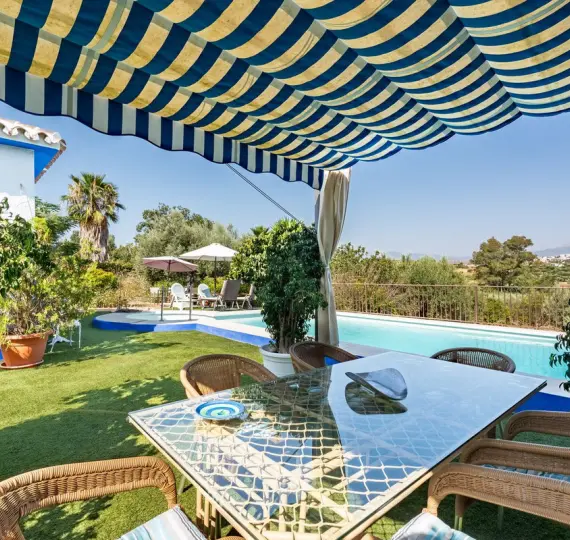 Sale of finca - cortijo in Coín