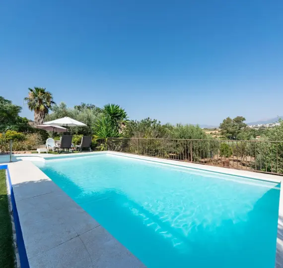 Sale of finca - cortijo in Coín