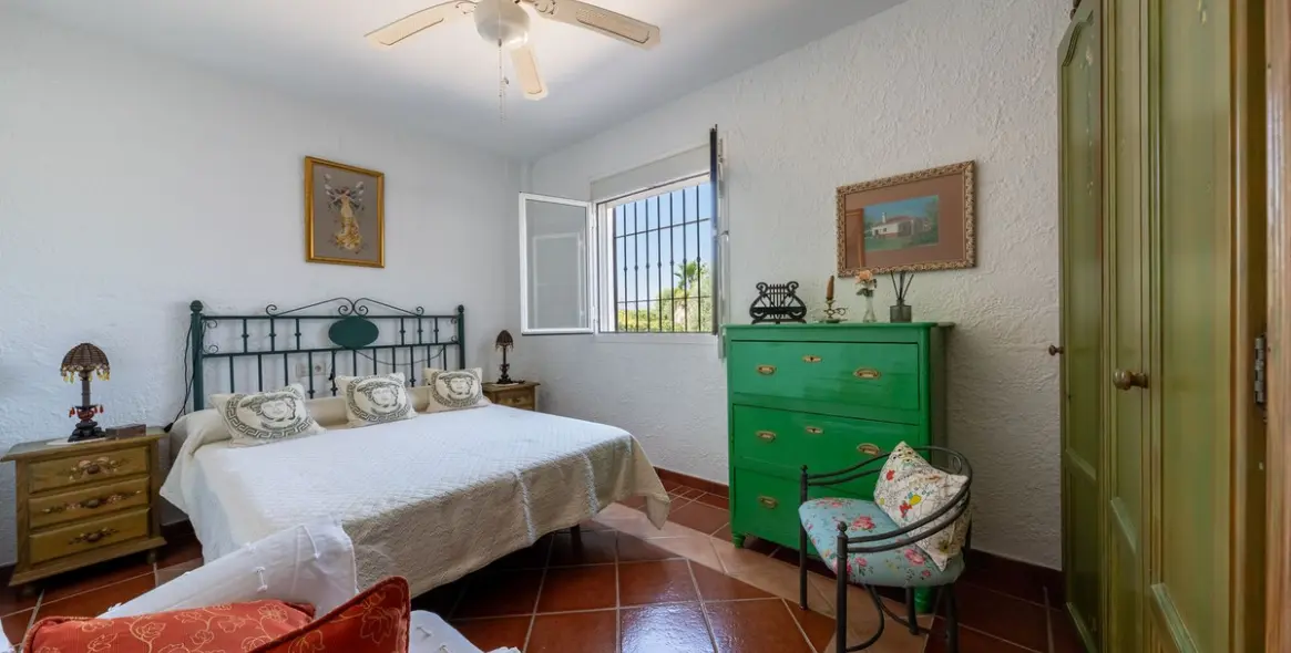 Sale of finca - cortijo in Coín 35