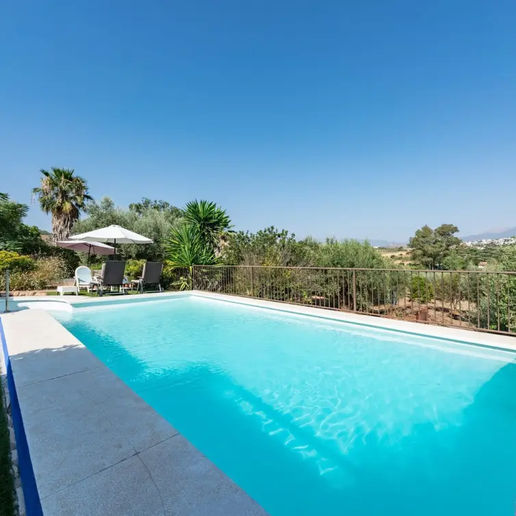 Venta de finca - cortijo en Coín